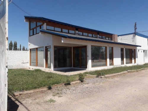 Imagen 2 de 19 de Galpones En Venta En Acceso Sur. Ruta 40. Mendoza