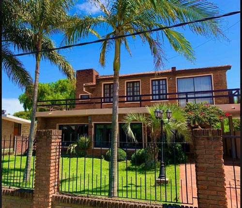 Dos Casas En Un Padrón. Lagomar Sur.