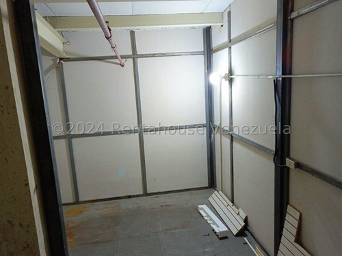 Local C.c. Gran Bazar 1er Piso 14mtrs2 Depósito.hasiso.