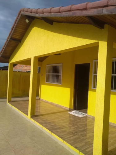 Casa Com 3 Quartos 2 Banheiros Terreno 10 X30