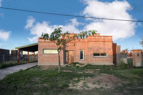Imagen 2 de 18 de Casa En Venta Bº Las Casuarinas- Ibarlucea