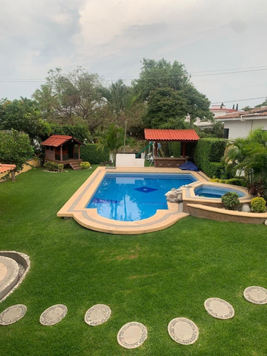 Casa En Renta Lomas De Cocoyoc (canarios)