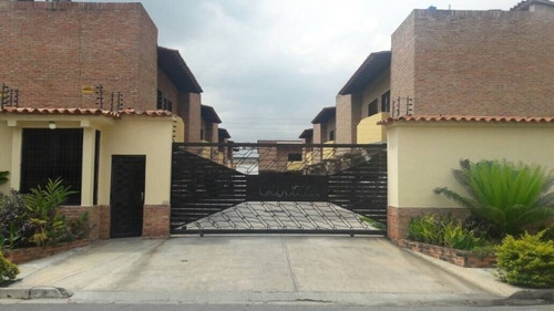 Imagen 1 de 6 de N. Del Carmen Vende Town House En Quintas (math-103)