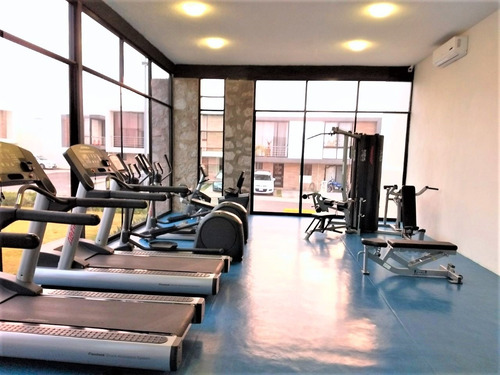 Imagen 3 de 14 de Casa Renta El Refugio 2 Rec Alberca Gym Privada Factura