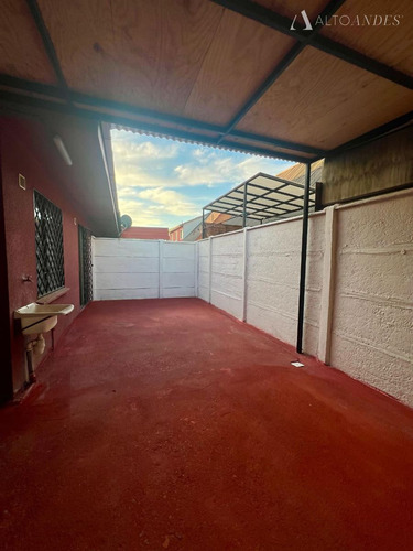 Casa En Venta De 3 Dorm. En Talca