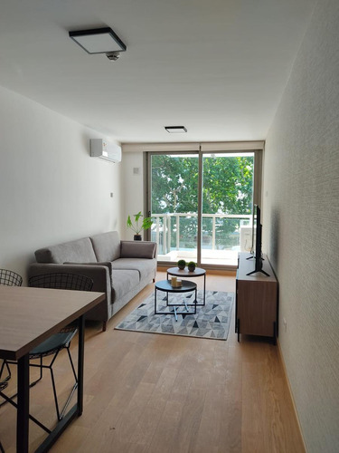 Alquiler Apartamento Premium 1 Dormitorio Con Muebles En El Centro De Pocitos A Pasos De La Rambla. 