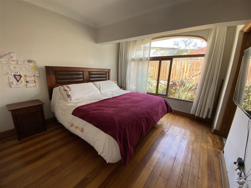 Casa En Venta De 3d, Gran Jardín Y Piscina En Providencia