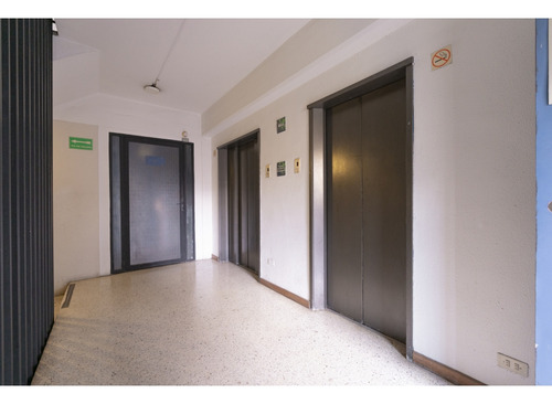 Se Vende Edf Comercial/industrial La Urbina Calle 1 78-25-05