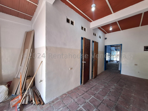 Local En Venta Paralela A La Av Constitucion, Con 121 Mt2 Disponible 24-22083 Irrr