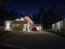 Comprar Casa En Arenas Del Sur Con Piscina Climatizada Y Trotadora Para 6 Vehiculos 