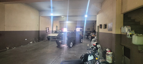 Venta En Block, Casa De 5 Ambiente + Galpón De Loza