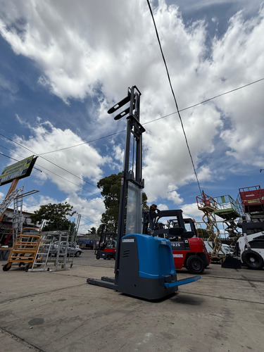 Apilador Electrico 5.5 Metros