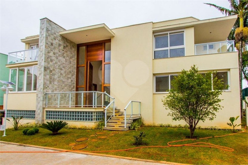 Altíssimo Padrão No Miolo Do Bairro. Casa Em Condomínio 4 Suítes Com Piscina. - 375-im83399