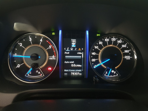 Imagem 3 de 20 de Toyota Hilux Sw4 2.8 Srx 4x4 7 Lugares Blindada 16/2016