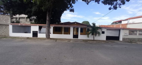 Imagen 2 de 20 de Casa Grande En Caraballeda