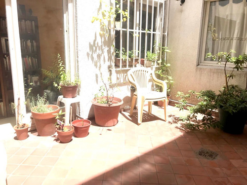 Imagen 6 de 13 de Impecable Ph Tipo Casa Todo En Pb Con 2 Patios - 100% Reciclado Tipo Ph En Edificio De Sólo 2 Pisos - Distribución Atipica Con Doble Entrada - A 50 Mts De Av. Cordoba, Cerca De Todo! - Zona De Gran C