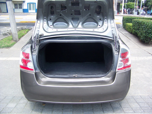 Imagen 10 de 11 de Nissan Sentra 2009 2.0 Custom 6vel Mt