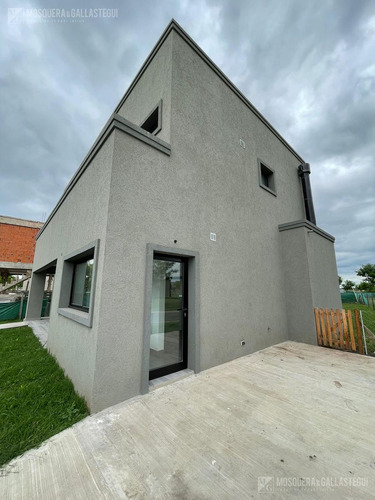 Casa En Venta En Barrio San Pablo Pilar Del Este