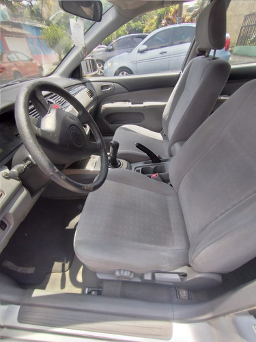 Imagen 4 de 8 de Mitsubishi Lancer