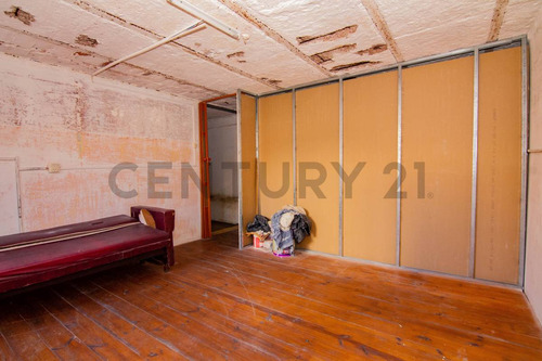 En Venta Casa De Pasillo A Reciclar En Pichincha, Rosario.