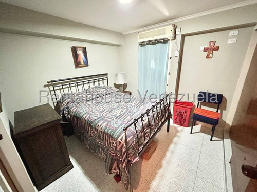 Daniela Linarez Vende Apartamentos Encantador En Exclusiva Urbanizacion Del Este De Barquisimeto En Piso Bajo Con 95m2 En Optimas Condiciones Con Facil Acceso A Comercios Importantes