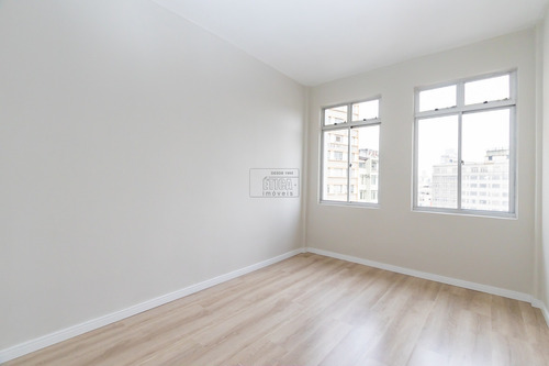 Imagem 11 de 19 de Salas Comerciais À Venda Com 51m² Por R$ 190.000,00 No Bairro Centro - Curitiba / Pr - Sl 1720