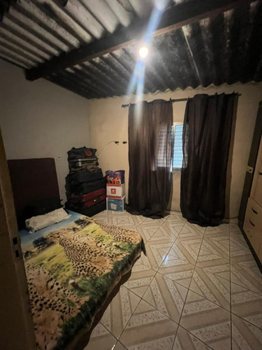 Vende-se Casa: Sala, Cozinha, 2 Quartos + Lavanderia R$ 80 Mil - Aceito Carro