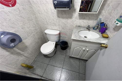 Imagen 9 de 12 de Arriendo Local Comercial Esquina - Santiago Centro