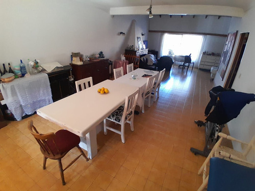 Excelente Chalet De 5 Ambientes