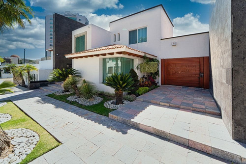 Imagen 2 de 30 de Casa En Venta En Angelópolis, Angelopolis