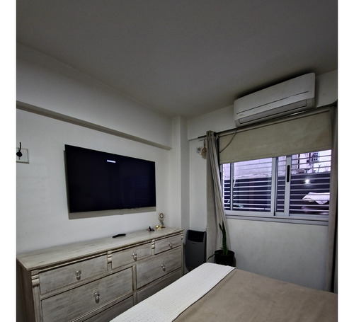 Departamento De 2 Ambientes, Con Patio Propio, En Venta. Apto Credito. Ciudad Evita