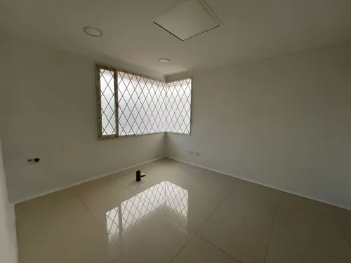 Consultorio En Arriendo/venta En Los Cedros. Cod V16262