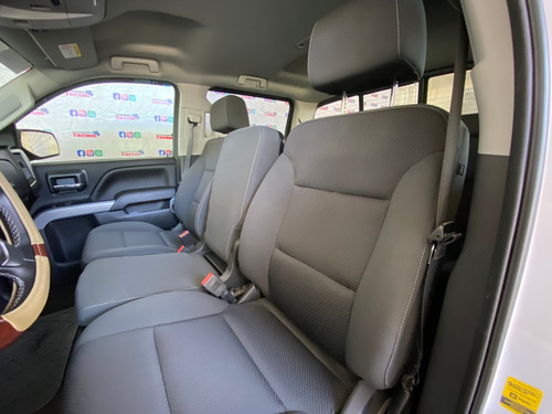 Imagen 4 de 15 de Chevrolet Cheyenne Crew Cab 2018 4x4