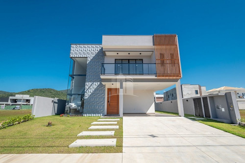 Imagem 2 de 15 de Casa Alto Padrão No Condomínio Caledônia Em Camboriú - 1304_1