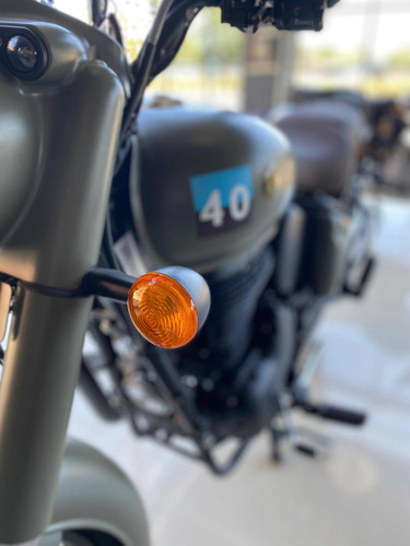 Imagen 10 de 15 de Royal Enfield Classic 350 Signals Desert Sand