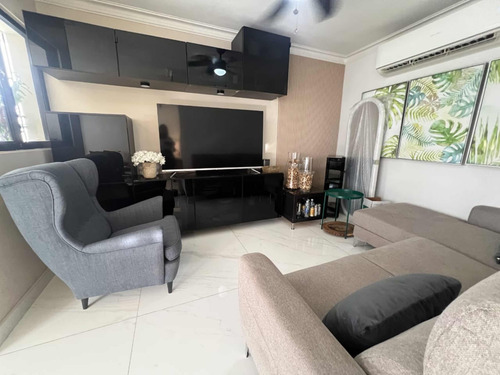 Se Vende Apartamento De 3 Habitaciones En Urb. Real