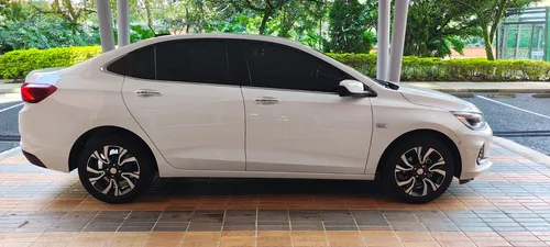 Chevrolet Onix 1.0T Premier Sedan At