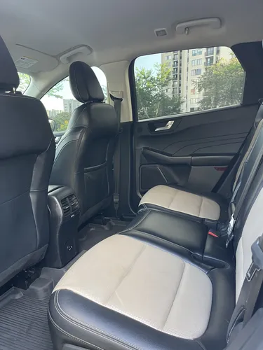 Ford Escape 2.500 Titanium híbrida