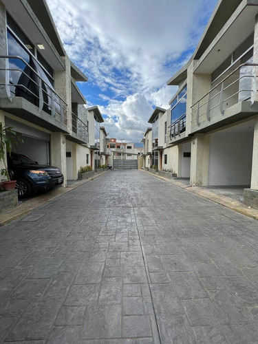 Annic Coronado Remax Vende Townhouse En Venta En Residencias Naiguata, Sector Manantial Ref. 227285