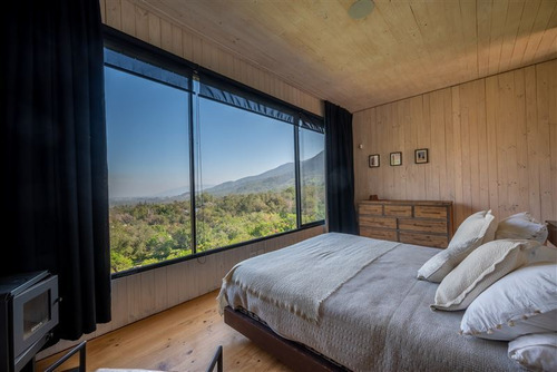 Casa De Arquitectos En Venta De 6 Dorm. En Olmué