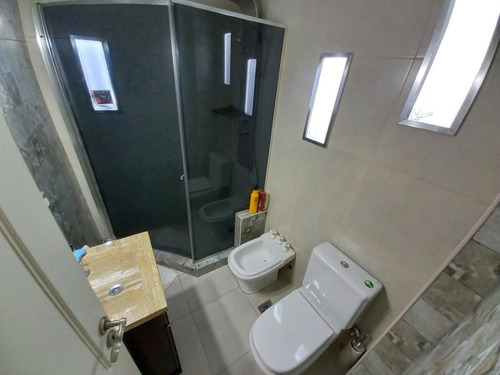 Imagen 7 de 16 de Venta- Luminoso- Departamento- Reciclado- 4 Ambientes- Caballito- 1 Cuadra De Riv.
