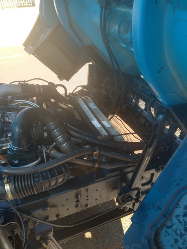 Imagem 5 de 12 de Mercedes Benz Acello 715c