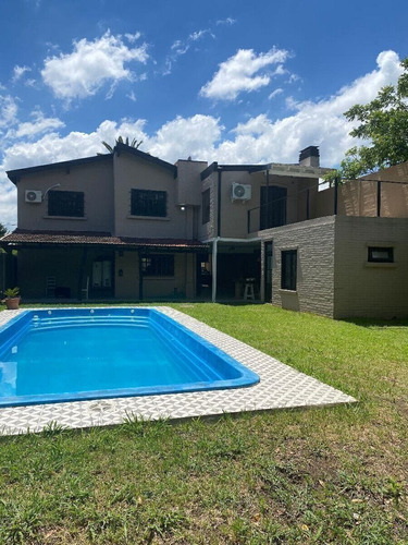Imagen 7 de 17 de Venta De Hermoso Chalet En Ituzaingo Norte