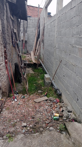 Casa1 São 4 Cômodos Casa2 São Dois Cômodos E 1 Banheiro