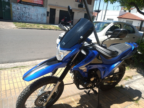 Imagen 3 de 4 de Alquiler De Moto 150 Cc , Y 400cc