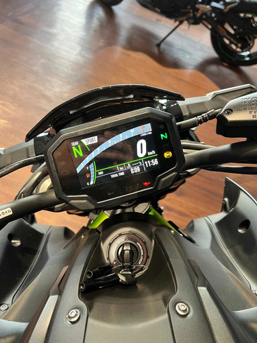 Imagen 8 de 16 de Kawasaki Z900 Abs 2023