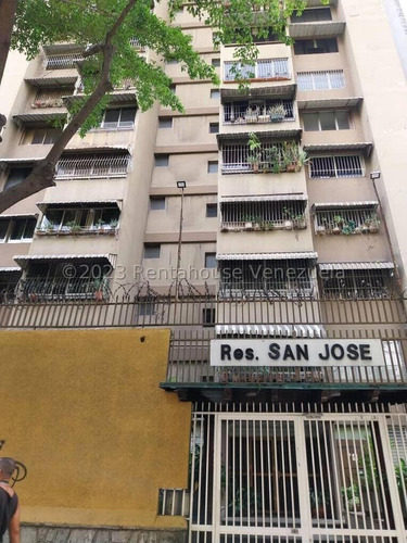 Apartamento En Venta La Urbina 08/04 Dr 