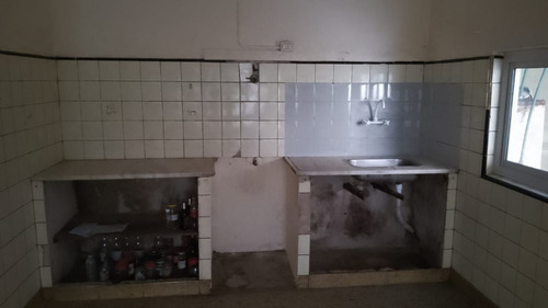 Imagen 7 de 12 de Casa En 2 Plantas Con Patio En Dock Sud Avellaneda