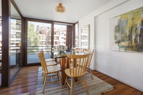 Departamento En Calle Cerrrada Con Plaza