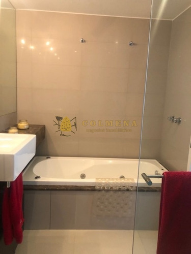 Apartamento En La Brava, De 3 Dormitorios Cuenta Con Excelentes Servicios, Vista Plena Al Mar - Consulte!!!!!!!!-ref:2383